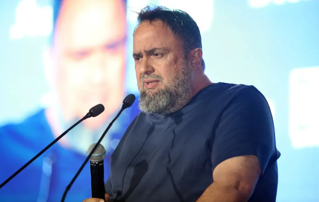 Αποκαλυπτικός Βαγγέλης Μαρινάκης: "Πάμε να πάρουμε το Europa League, ο Ολυμπιακός δεν μπορεί να παίζει με γιόμες και σέντρες"
