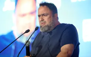 Αποκαλυπτικός Βαγγέλης Μαρινάκης: "Πάμε να πάρουμε το Europa League, ο Ολυμπιακός δεν μπορεί να παίζει με γιόμες και σέντρες"
