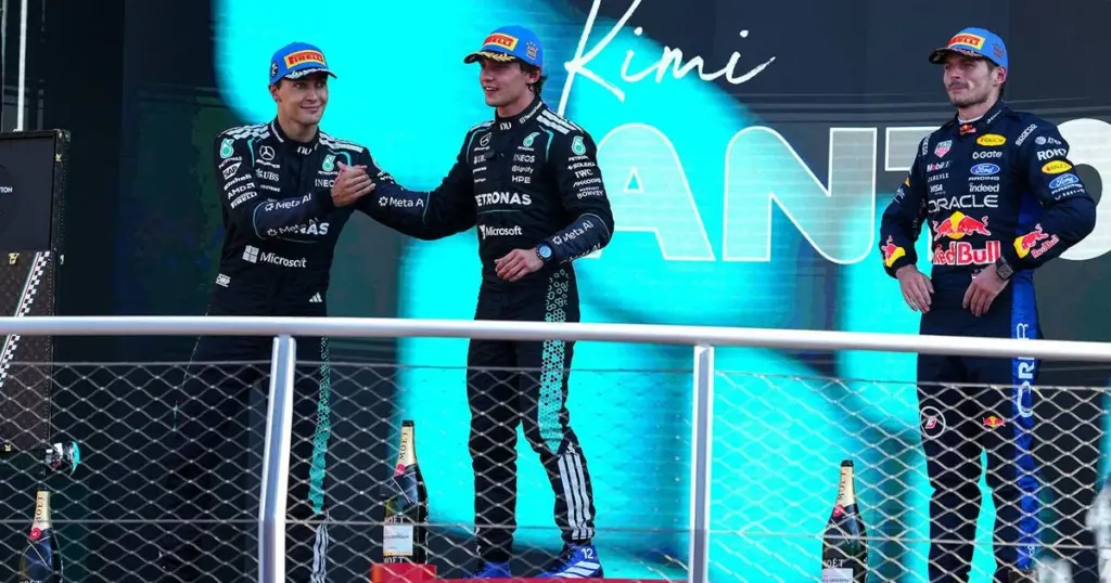 F1-Η υπόσχεση του Αντονέλι: έφαγε μέσα στο τρόπαιο σπαγγέτι με σάλτσα ντομάτας - Αθηναϊκό